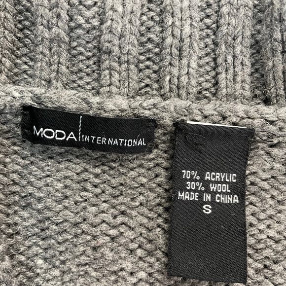 Moda Sweater - Picture 3 of 3